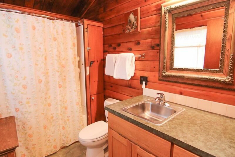 Bathroom, Pans Abode, Tillamook
