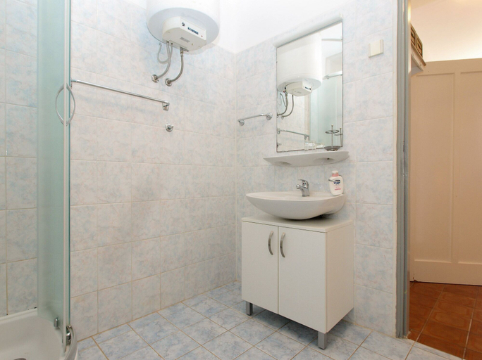 Bathroom 3, Apartment 1804, Medulin