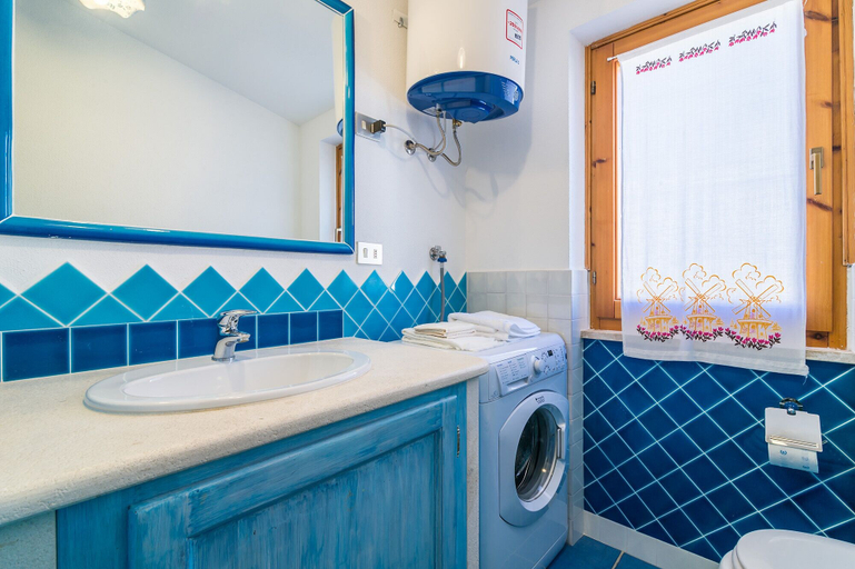Bathroom 3, Casa Pavoncella, Nuoro