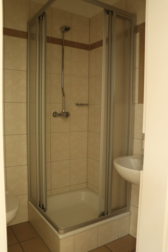 Bathroom 5, OPERA Hostel, Erfurt