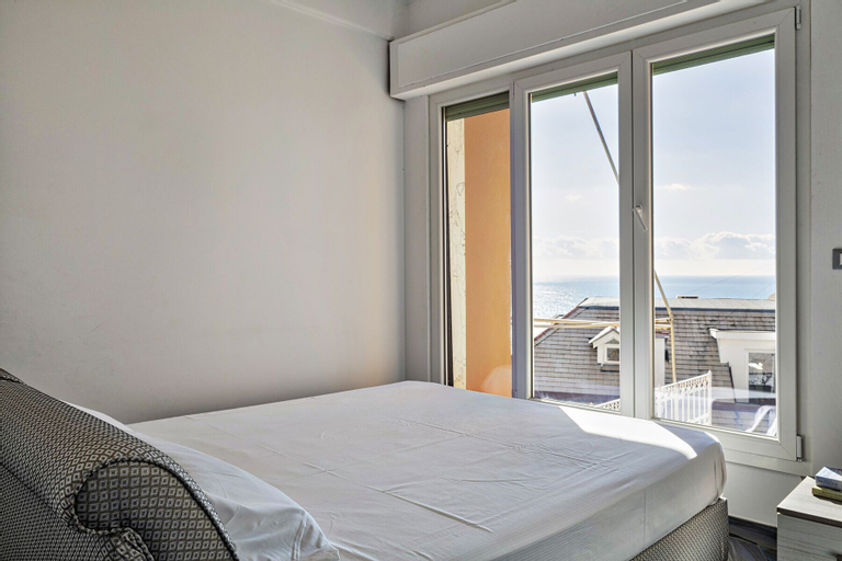 Bedroom 4, Sunset Apartment above the sea, Genova
