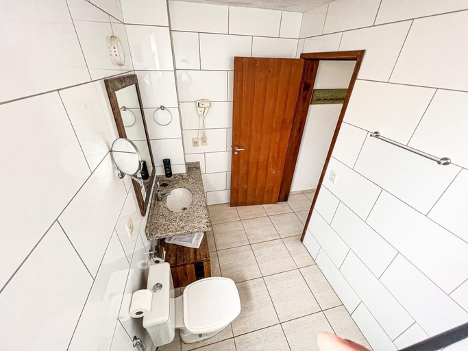 Bathroom 5, Pousada Pedra da Ilha, Penha