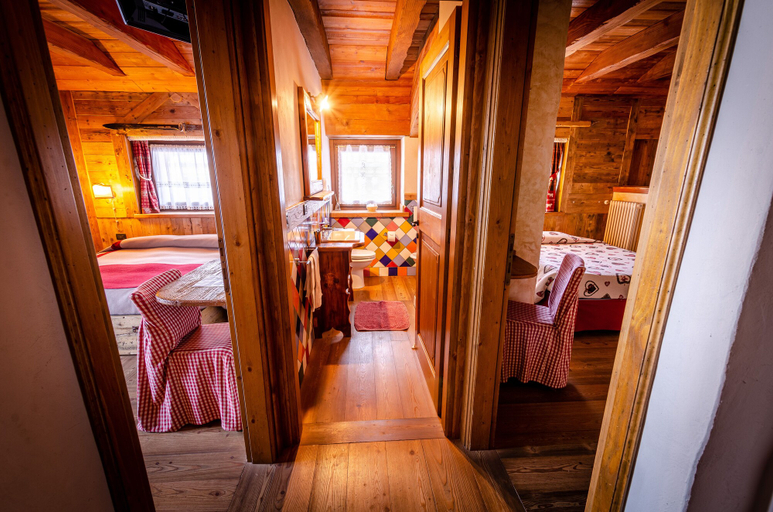Others 5, Hotel della Nouva Pila, Aosta