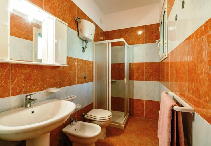 Bathroom 3, Residence Ionian, Lecce