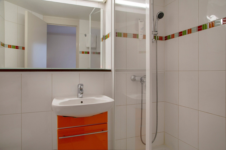 Bathroom, Logis Hôtel Alizéa, Le Mans Nord, Sarthe