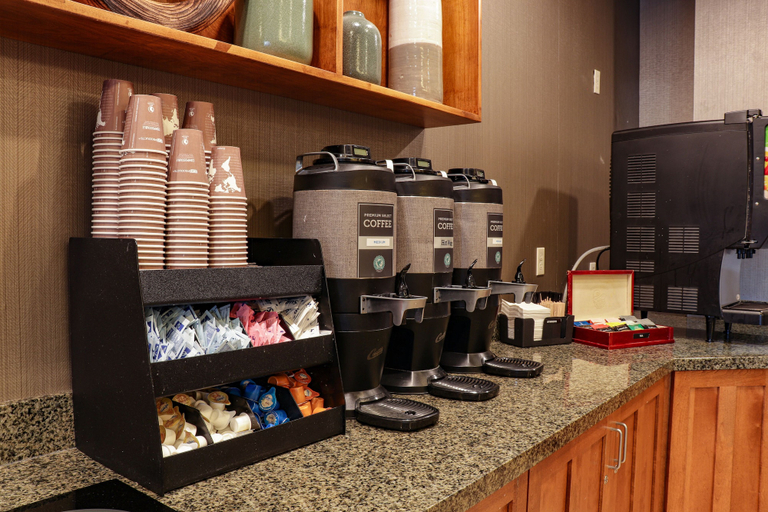 Food & Drinks 4, SpringHill Suites by Marriott Baton Rouge North/Airport, East Baton Rouge