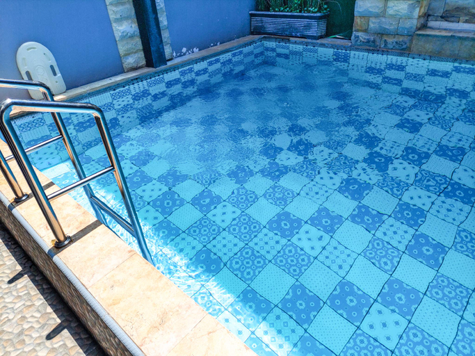 Others 5, Private Pool Villa Kartika Batu w/ 3 Full AC BR, Malang