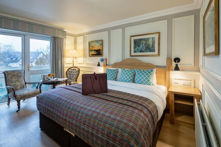 Bedroom 2, Earls Court House Hotel