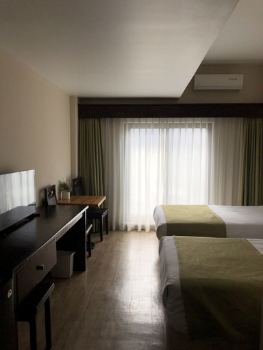 Bedroom 3, Holiday Saipan Hotel, Saipan