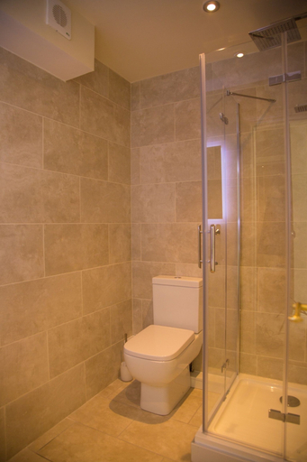 Bathroom 3, No.10 Preston, Lancashire
