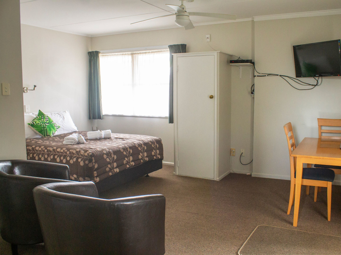 Bedroom 4, Palm Motel Waihi, Hauraki