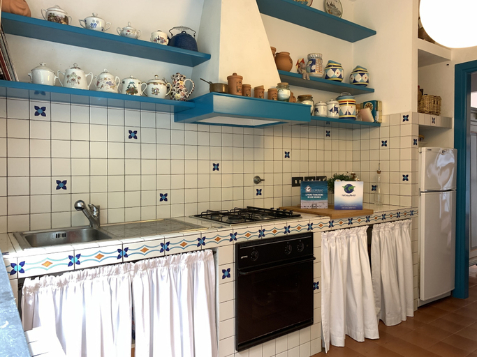 Private kitchenette 3, House Mediterraneo, Genova