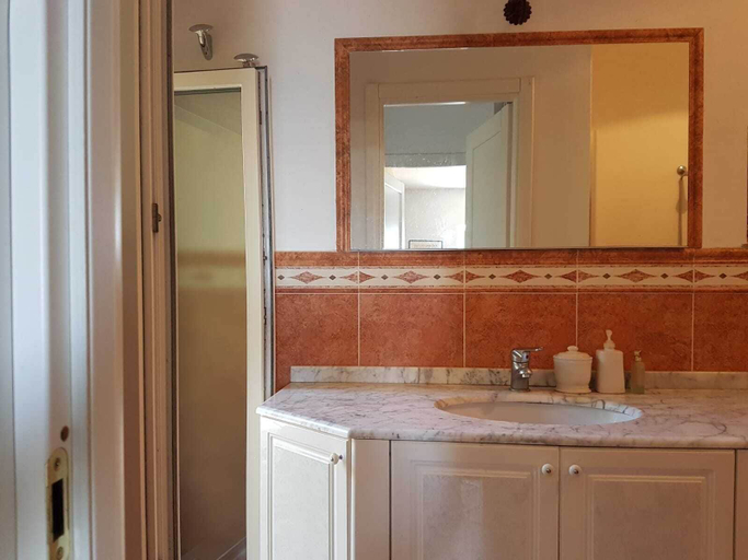 Bathroom 4, Villa Piculla, La Spezia