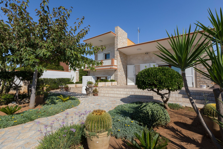 Exterior & Views 2, Villa Solare con piscina fronte mare, Lecce