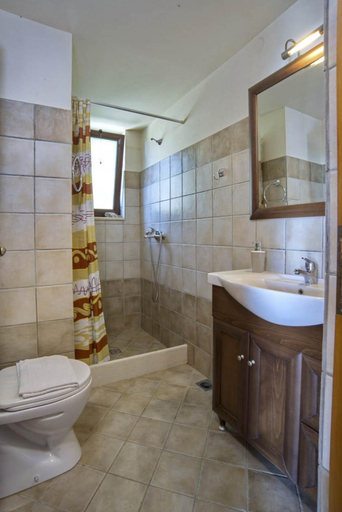 Bathroom, Villa Gallini Large Private Pool Walk to Beach Sea Views A C Wifi - 979, Ionian Islands