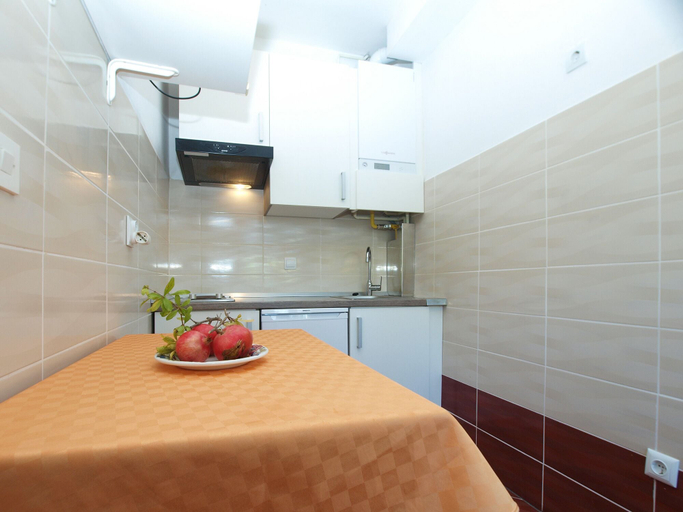 Others 5, Apartment 1969, Ližnjan