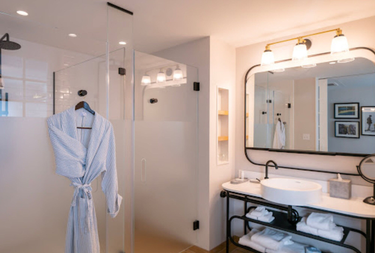 Bathroom 5, The Brenton Hotel, Newport