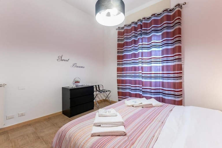 Room 3, Roma Suite, Rome