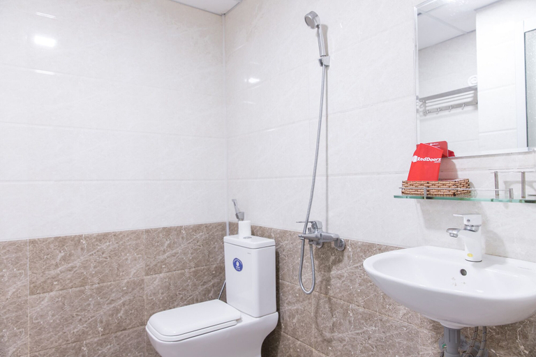Bathroom 4, KIM Near Cau Song Han, Da Nang