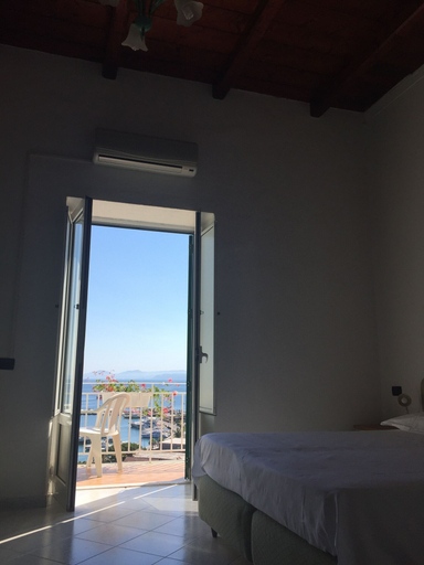 Bedroom 4, Pithaecusa, Napoli