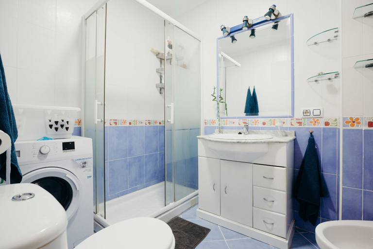 Bathroom, Apartamento Vieja Habana, Cádiz