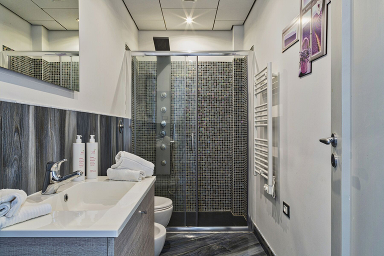 Bathroom, Sunset Apartment above the sea, Genova