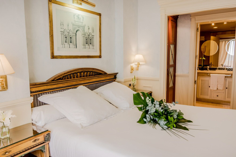 Bedroom 5, Guadalpin Suites, Málaga