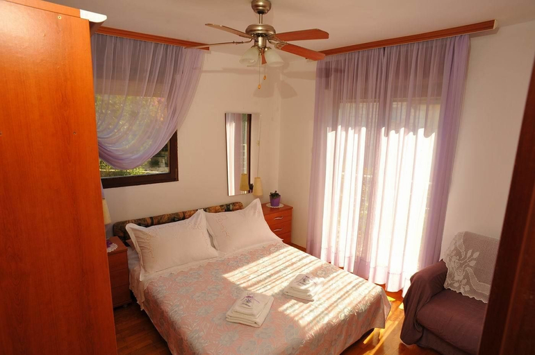 Bedroom 2, Sutivan Getaway Apartment Lavanda, Sutivan