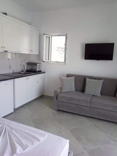 Others 5, Mariana Apartments, Sarandës