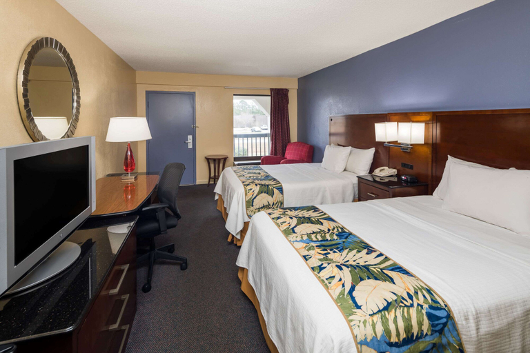 Bedroom 3, Days Inn By Wyndham Walterboro, Colleton