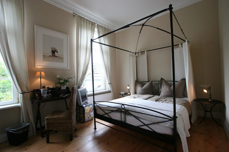 Bedroom 4, Hotel Hochzeitshaus, Aurich
