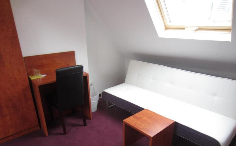 Bedroom 4, Hotel Haus Rheinblick, Düsseldorf