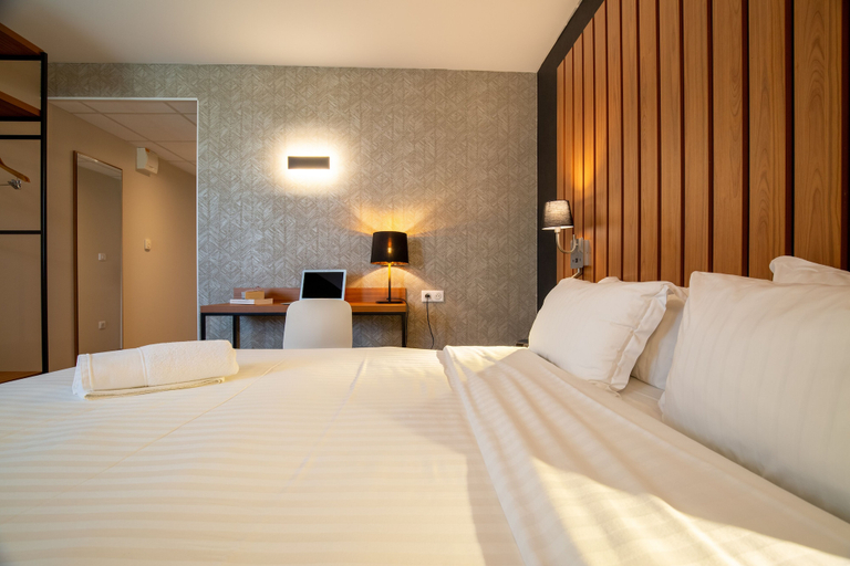 Bedroom 2, Best Western Cote des Sables Plouescat, Finistère