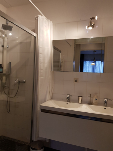 Bathroom, LandLust Guesthouse Amsterdam Area, Purmerend