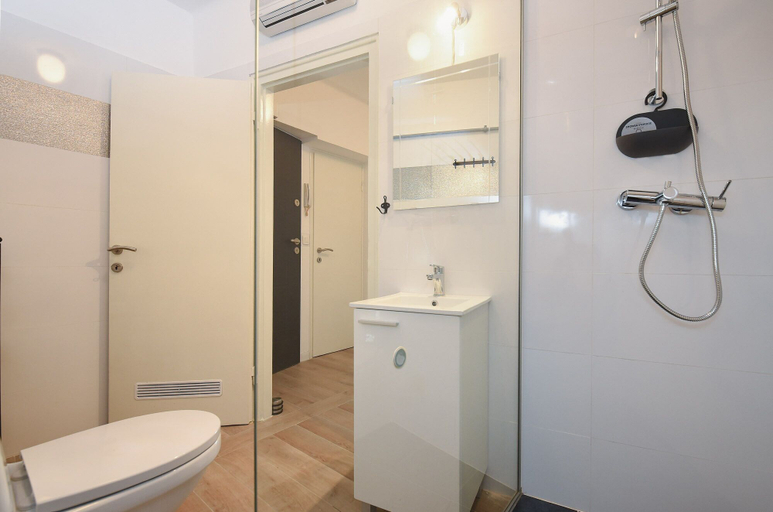 Bathroom 4, Apartment 1811, Rijeka