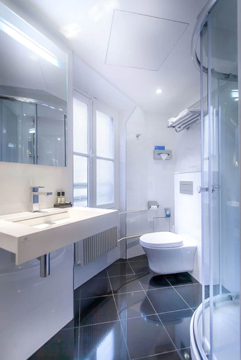 Bathroom 4, Hotel Ascot Opera, Paris