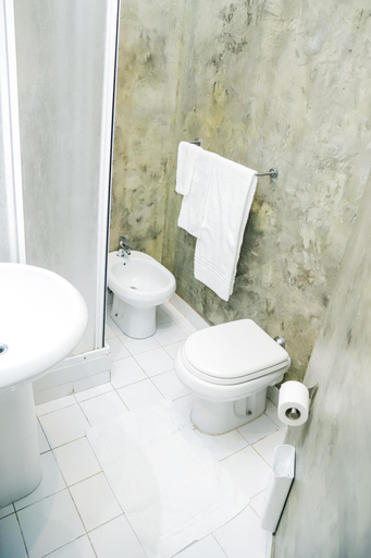 Bathroom 5, La Vite Vaticana, Rome