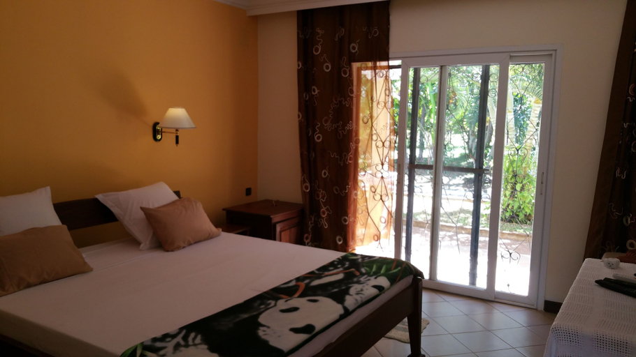 Bedroom 1, AR Sun Hotel, Diana