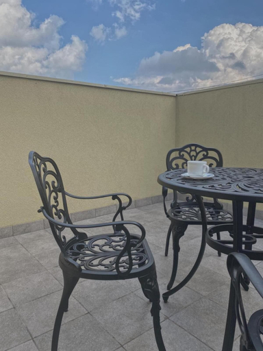 Others 5, Prestige Apartments, Dnipropetrovs'kyi