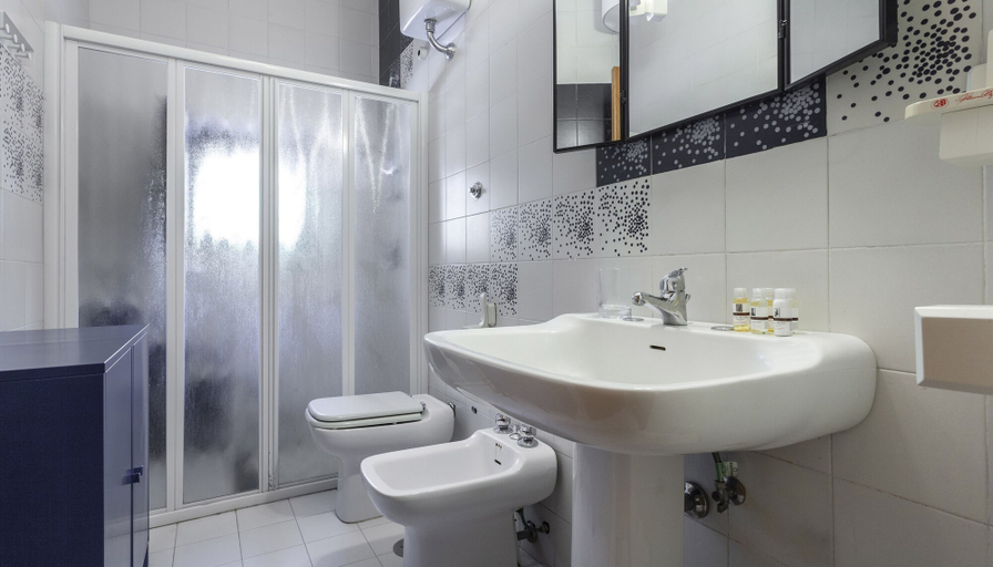Bathroom 4, Villa Tiella e Casa Frisa - Shared Pool, Brindisi
