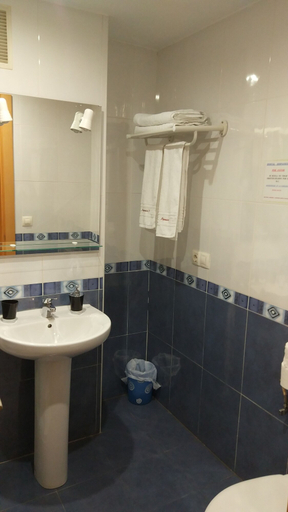 Bathroom 4, Hostal Hispanico II, Salamanca
