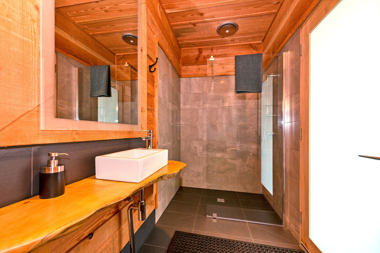 Bathroom, Bruny Island Lodge, Kingborough