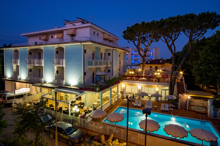 Exterior & Views 2, Hotel Villa dei Fiori, Rimini