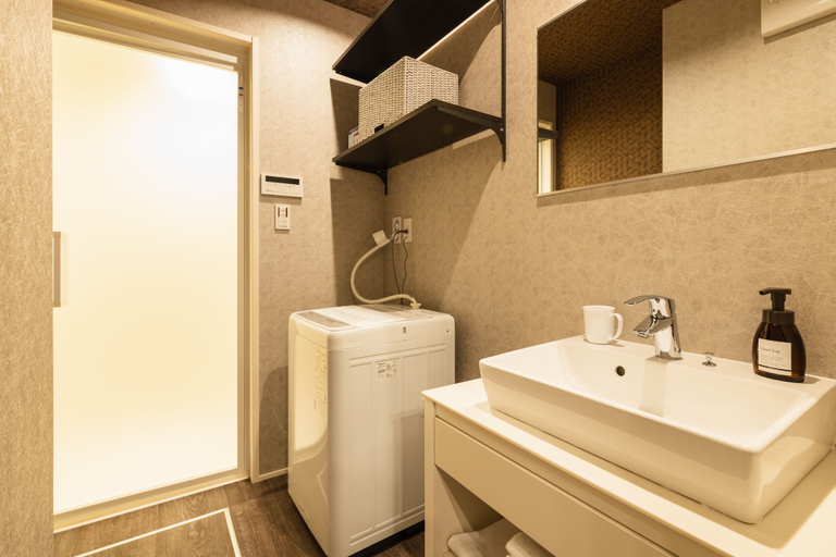 Bathroom 4, Grand Base Urakami, Nagasaki