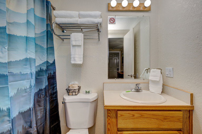 Bathroom 5, Weiser Motel & RV Park, Washington