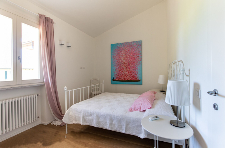 Bedroom 2, Villa Elena, Lucca