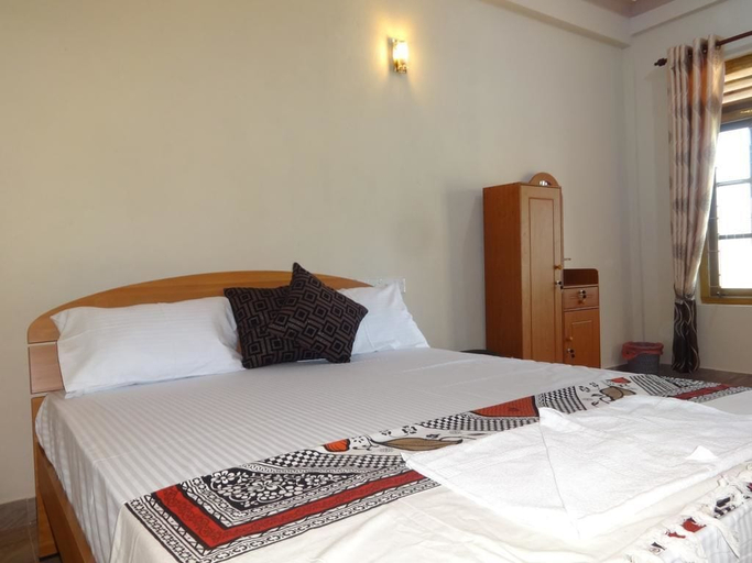 Bedroom 2, Hotel Alas Garden, Trincomalee Town and Gravets