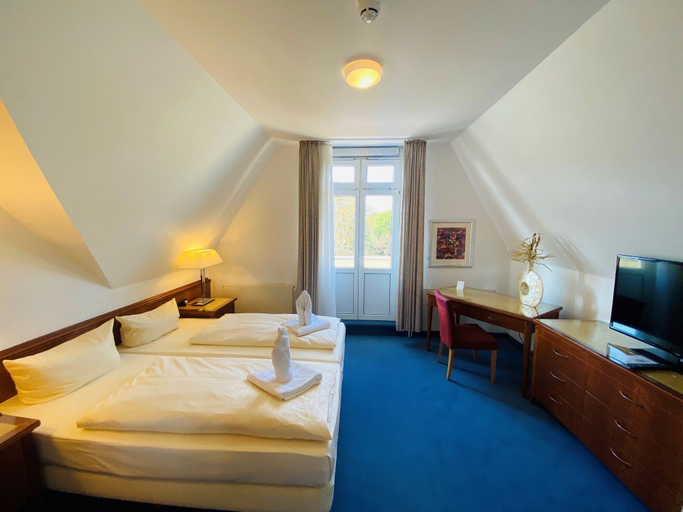 Bedroom 3, Hotel Kaiserhof DELUXE, Lübeck