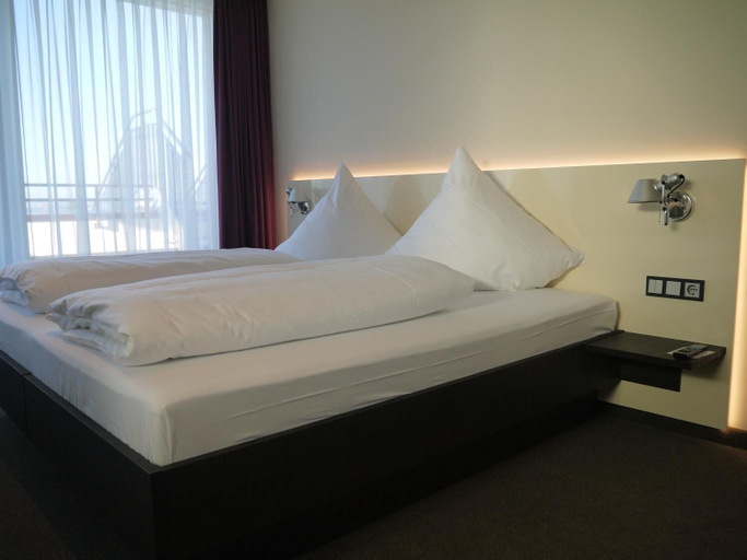 Bedroom 2, Hotel am Berg Esslingen, Esslingen