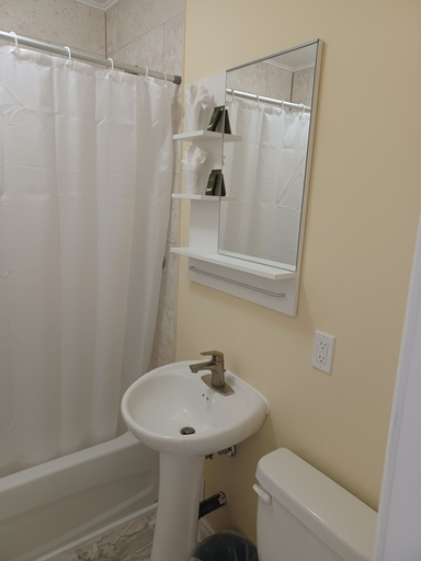 Bathroom 3, North Shore Wayside Inn, Algoma